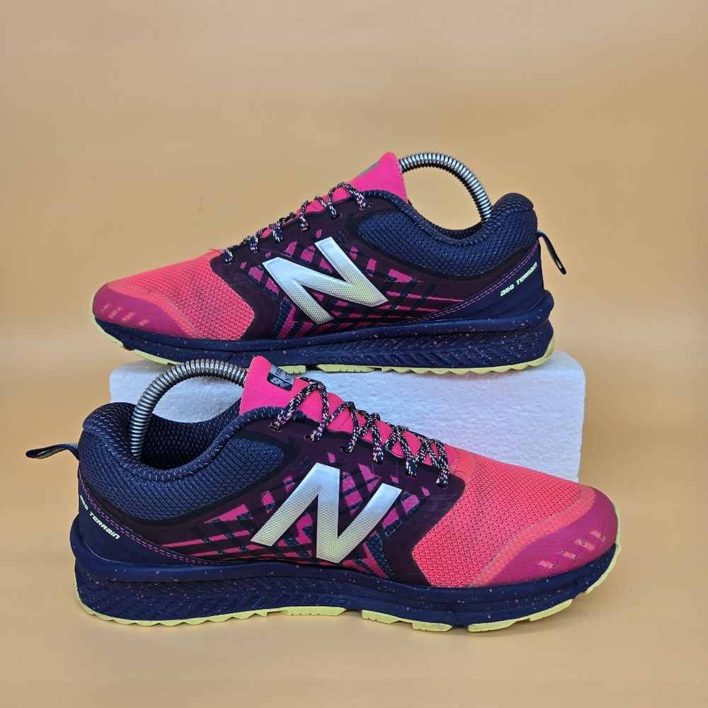 New Balance Women's Pink and Navy Running Shoes - Picture 6 of 8